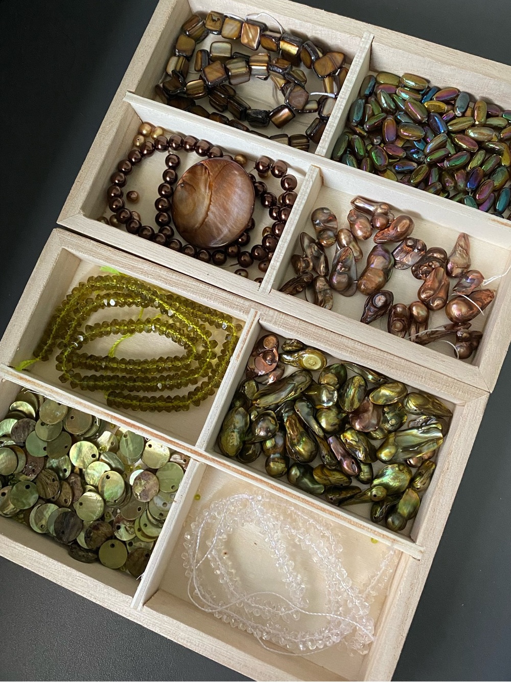 Bead Lot Freshwater Pearls, Mother of Pearl Shell Beads & Glass Beads